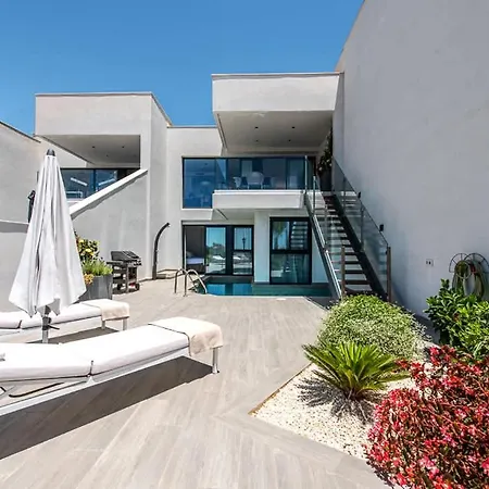 Royal Luxury Pool Garage Ping Pong Wi Fi 아파트